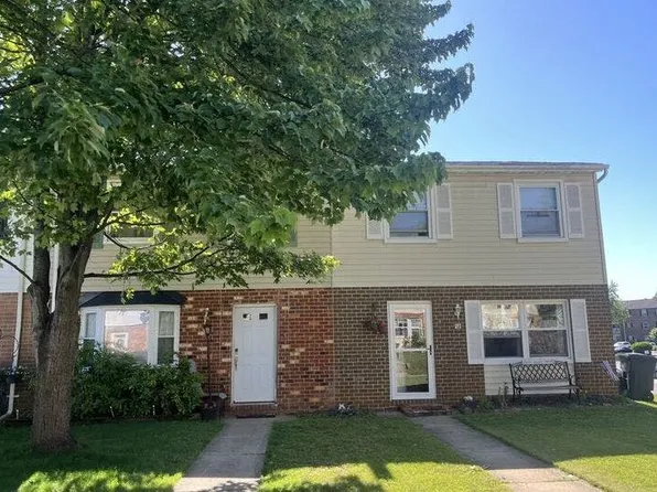10 Hillside Ct, Westminster, MD 21157