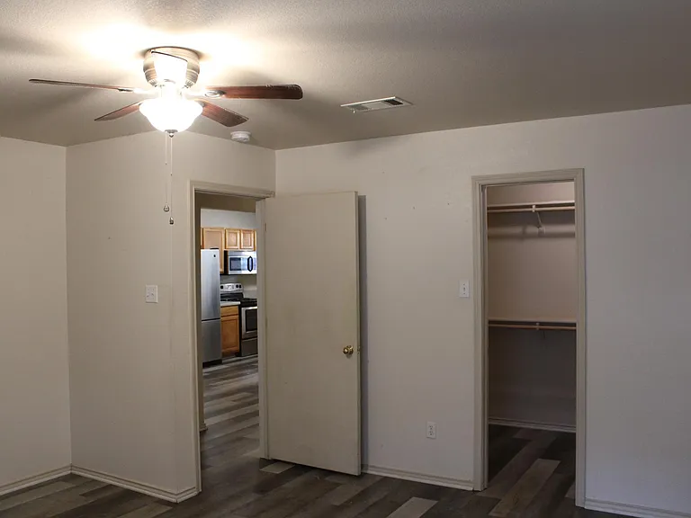 415 E 4th Ave #D — Photo 18