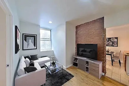 85 Pitt St #22B Photo 1