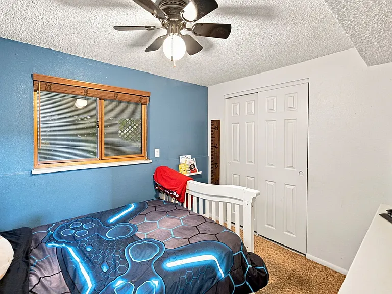 702 Squire St — Photo 18