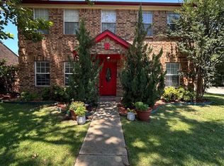 8109 Yacht Club Dr, Rowlett, TX 75089