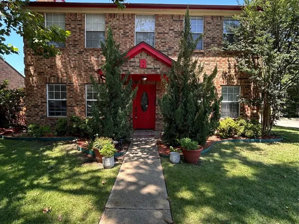 8109 Yacht Club Dr, Rowlett, TX 75089
