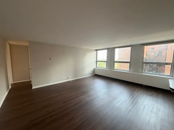 2626 N Lakeview Ave, Chicago, IL