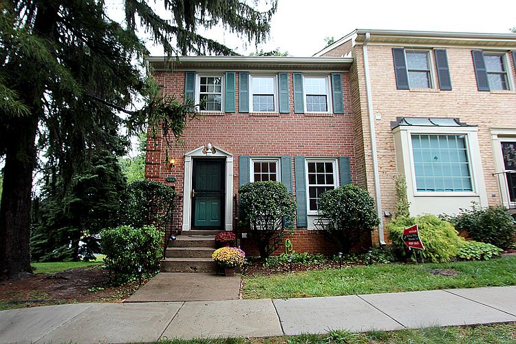 1st image of 7300 Rockford Dr