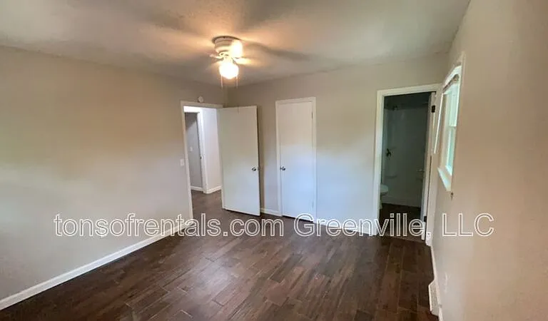 105 Chuckwood Dr — Photo 10