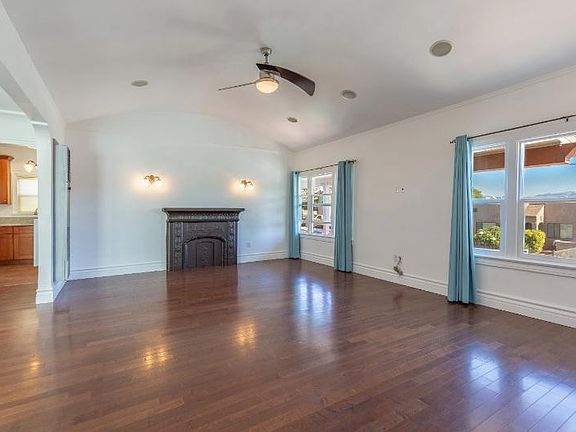 3rd image of 1153 N Hicks Ave