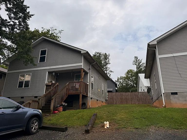 28 Buffalo St #B — Photo 18