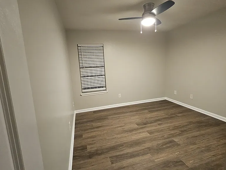 1202 Patton Creek Ln — Photo 8