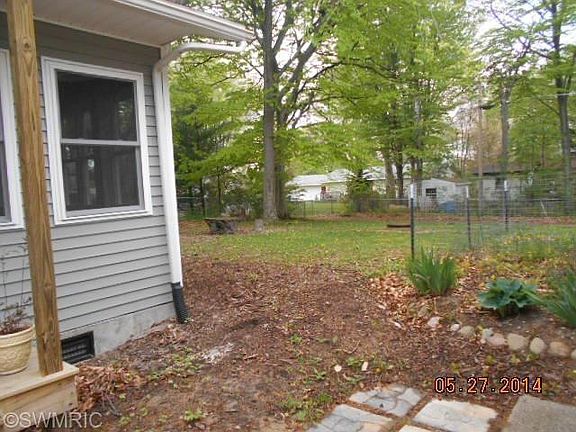 2nd image of 1023 N Robert St