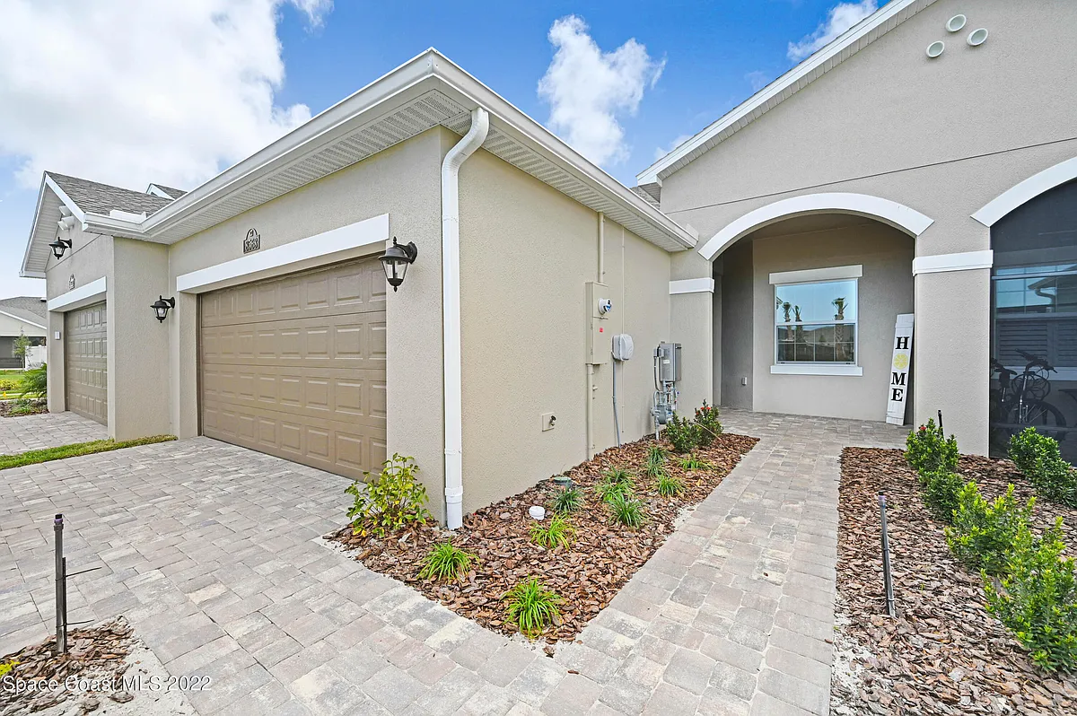 Building Photo - 8563 Loren Cove Dr