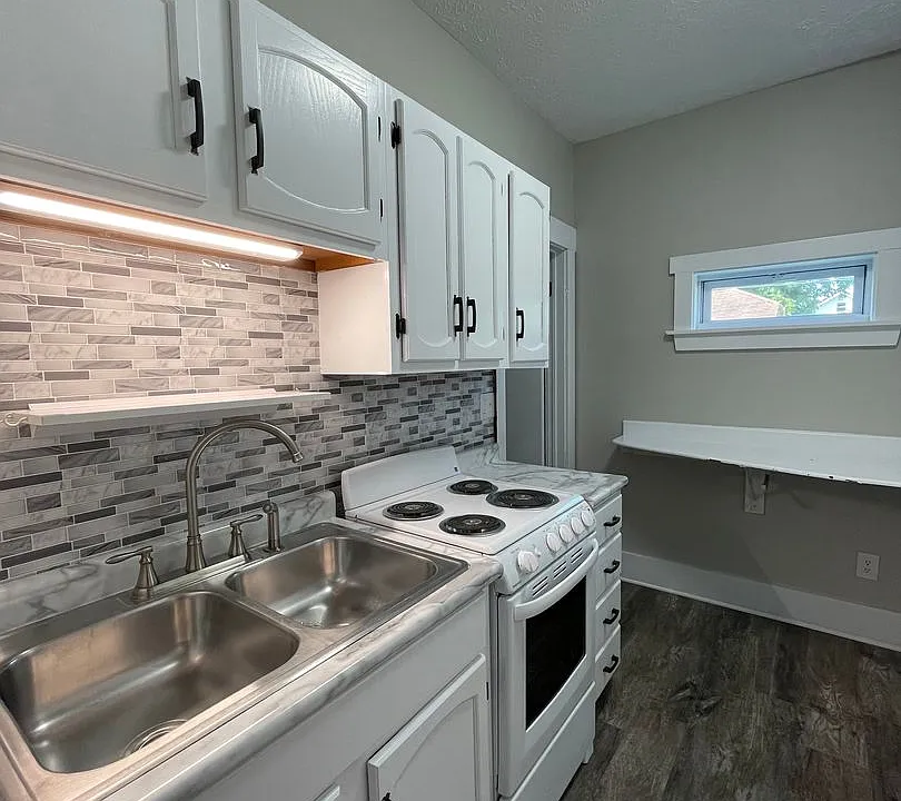 112 Lincoln St- Emulous