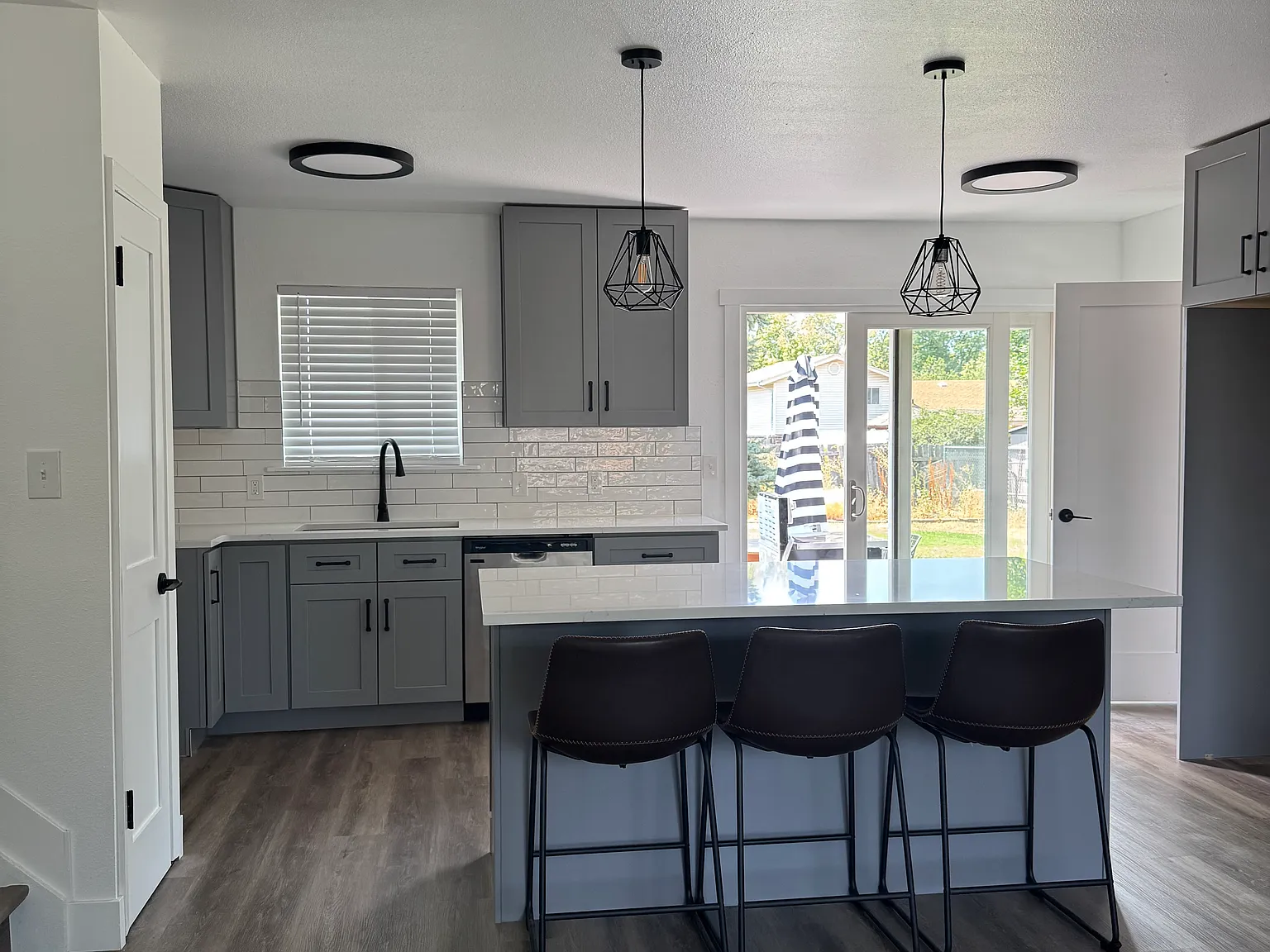 1482 Quivira Dr — Photo 2