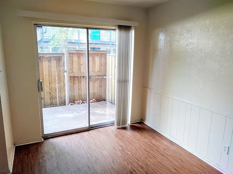 44444-2208 W Hickory St — Photo 7