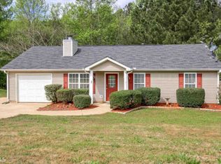 47 Canterbury Dr, Grantville, GA 30220