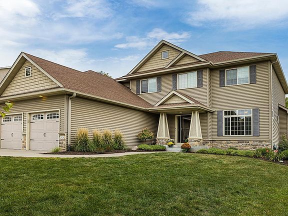 3rd image of 2028 Fountain Ln