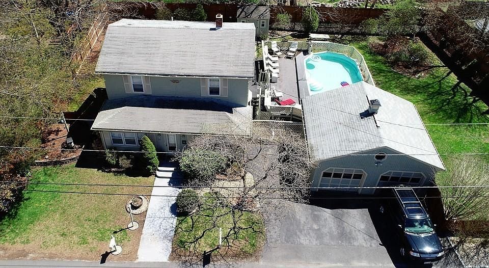 1st image of 35 Magnolia St