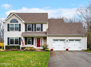 17 Autumn Ave, Jackson, NJ 08527