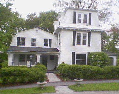 Front of House-Summer