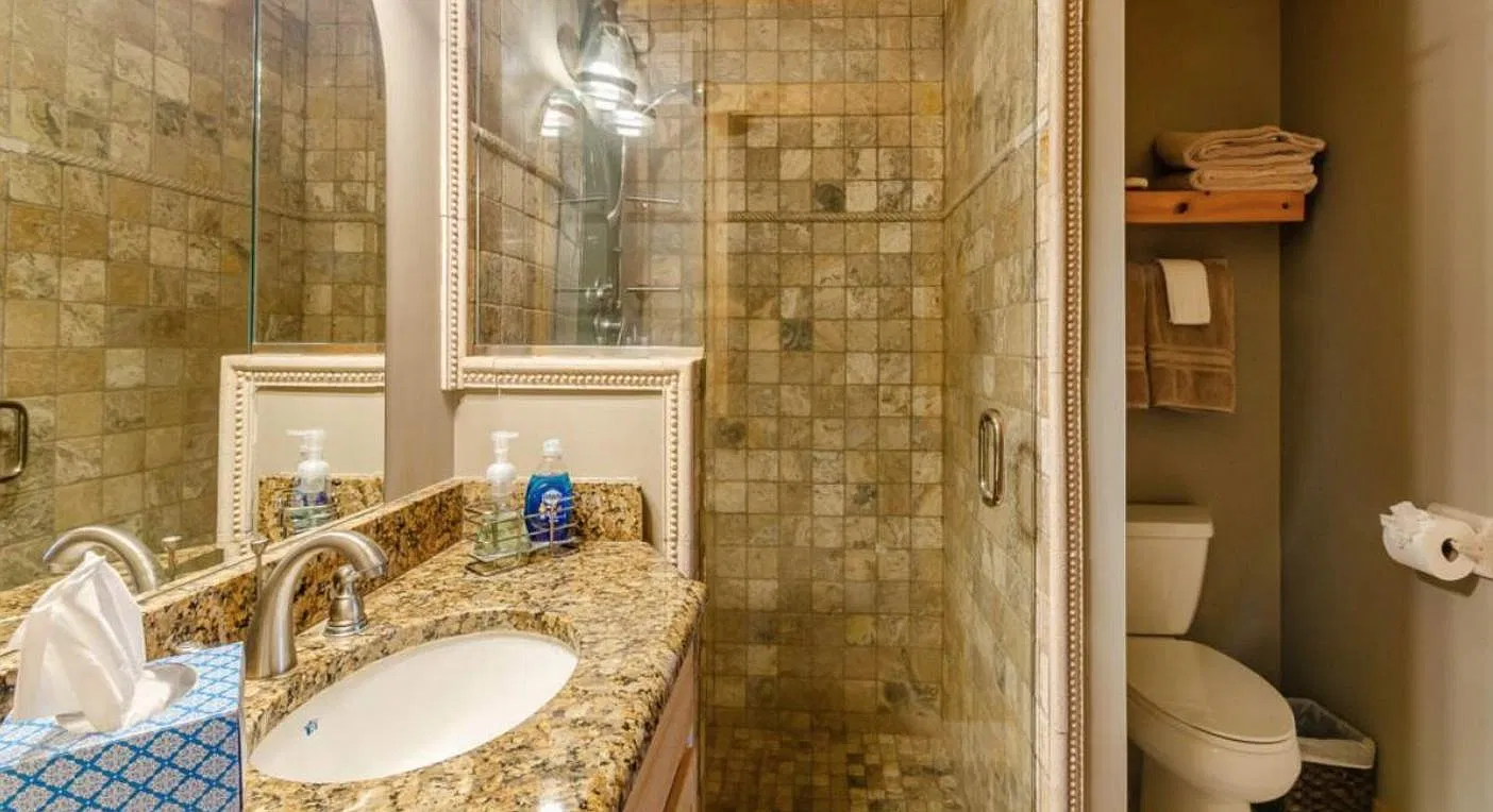 111 Laurel Dr — Photo 4