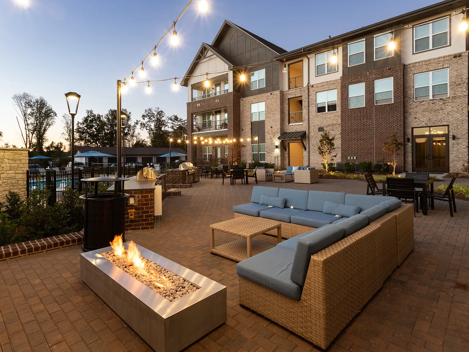 Aura Creekside Apartments — Photo 3