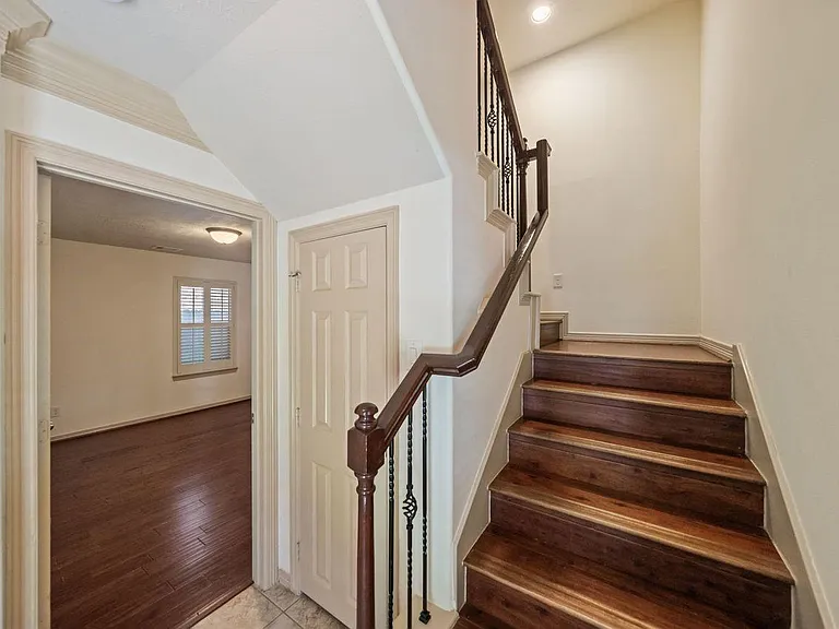 4018 Childress St — Photo 3