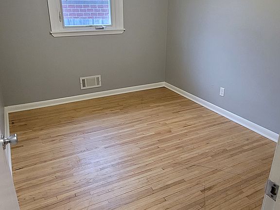 5th image of 120 Maryland Ave W