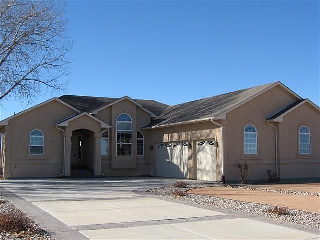 1st image of 735 Sun Mesa Dr
