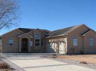 735 Sun Mesa Dr, Pueblo, CO 81006