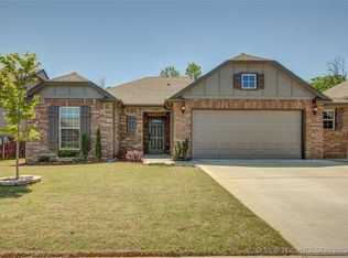3205 W Fredericksburg St, Broken Arrow, OK 74011