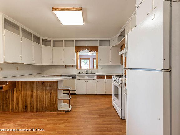 5th image of 326 Harriet Ave