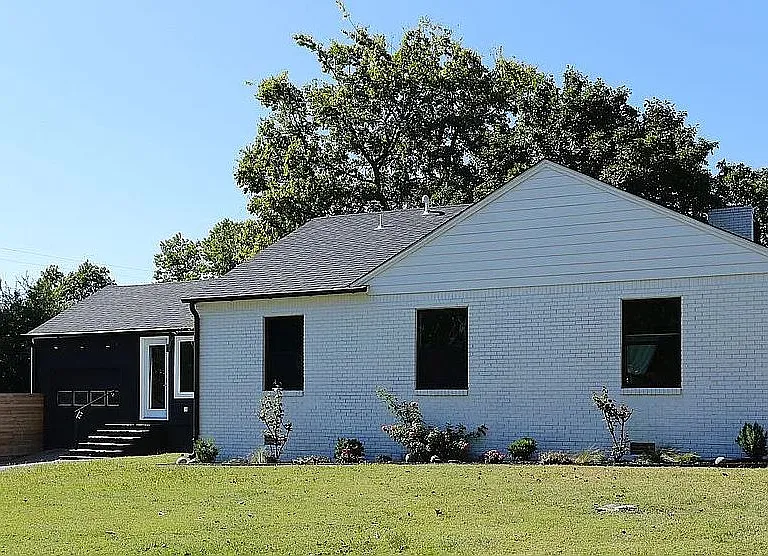 2364 S Florence Ave — Photo 4