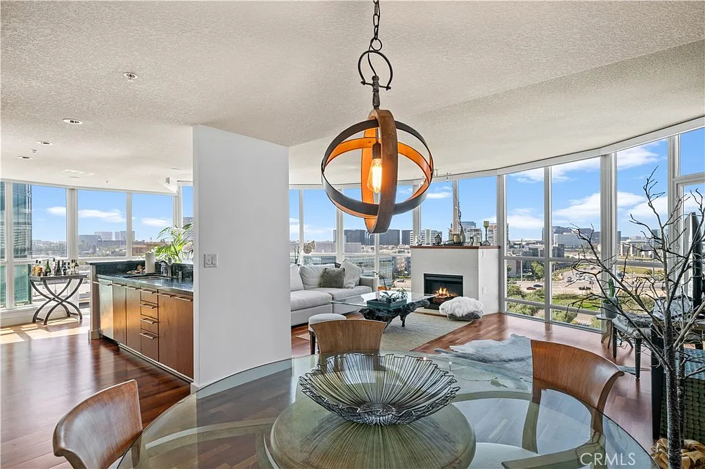 2 bed, 1520 sqft, $6,500 — Photo 1