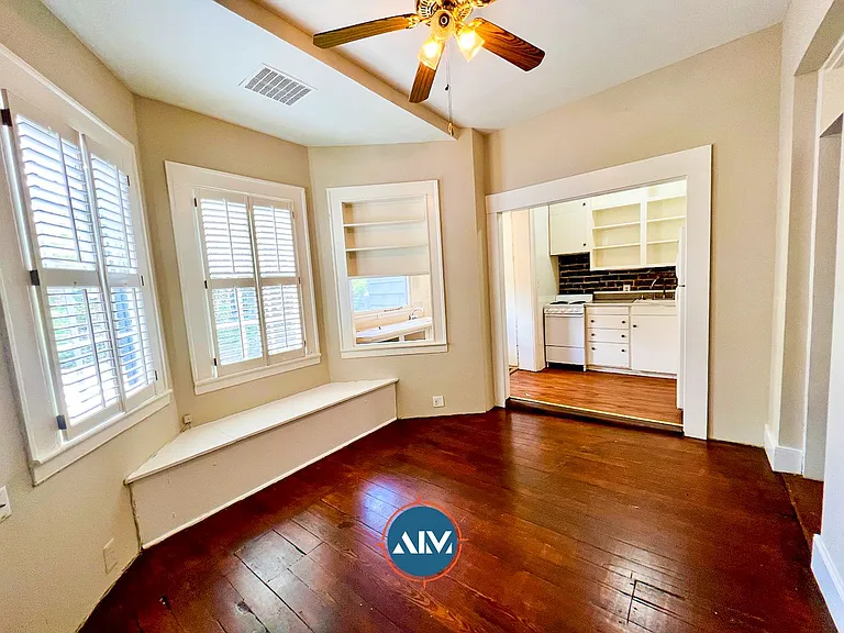 208 E Taylor St — Photo 19
