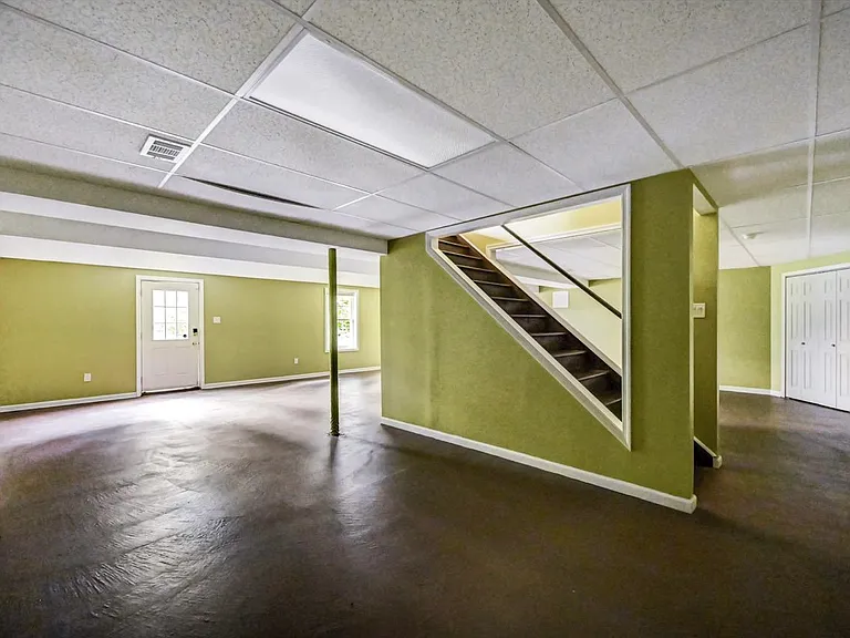 115 Daffodil Dr — Photo 40