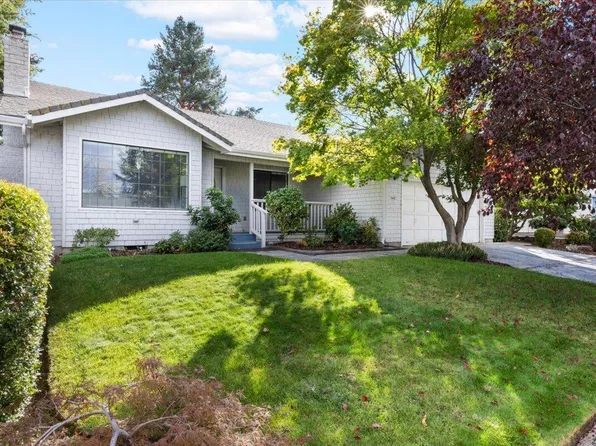 2432 Senate Way, Medford, OR 97504