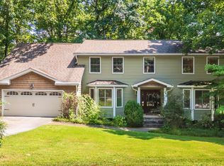 6515 Lake Shadows Cir, Hixson, TN 37343