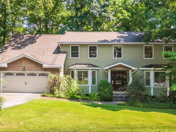 6515 Lake Shadows Cir, Hixson, TN 37343