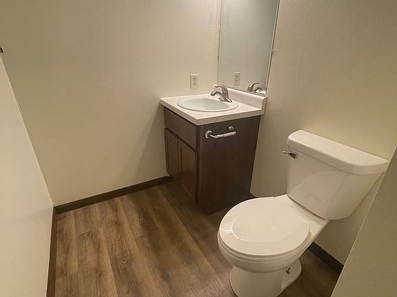 5th image of 521 S Silverwood Ln APT B