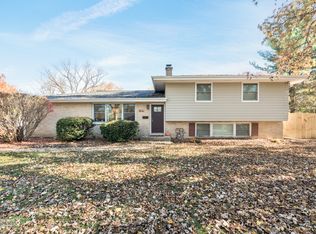 816 Emerald Dr, Naperville, IL