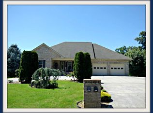 1159 Country Club Rd, Dandridge, TN 37725