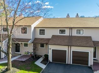 5 Lily Ct, Edison, NJ 08820