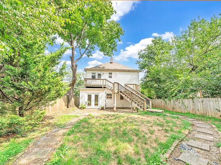2410 Broadway Ave #B — Photo 32