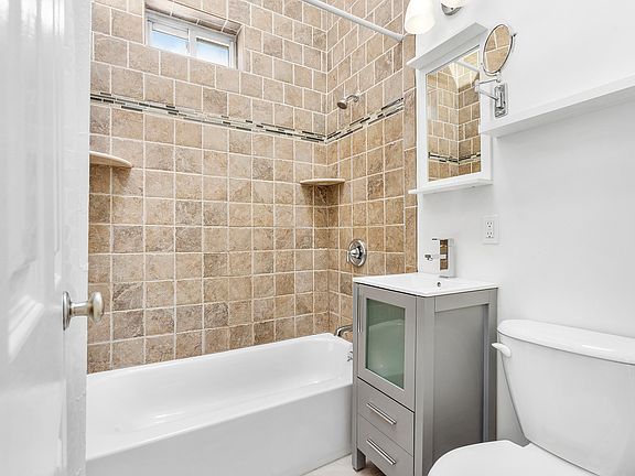 5th image of 252 Greene Ave APT 4C