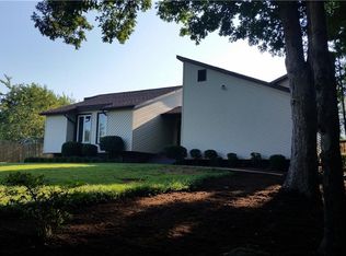 1003 Applegate Ct, Kernersville, NC 27284