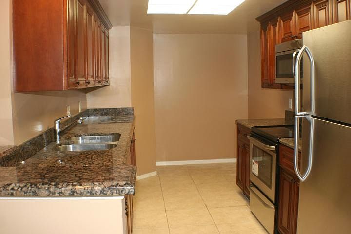 2nd image of 4167 N Haverhill Rd APT 1116
