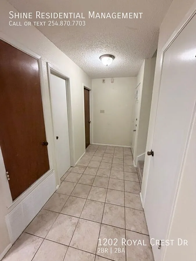 Charming, well-established townhomes with convenient, well-kept, and pet-friendly neighborhood. C... — Photo 3