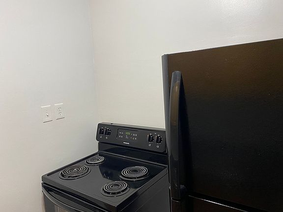 3rd image of 140 Washington St APT C5