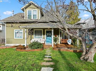 1028 Cascade Ave, Hood River, OR 97031