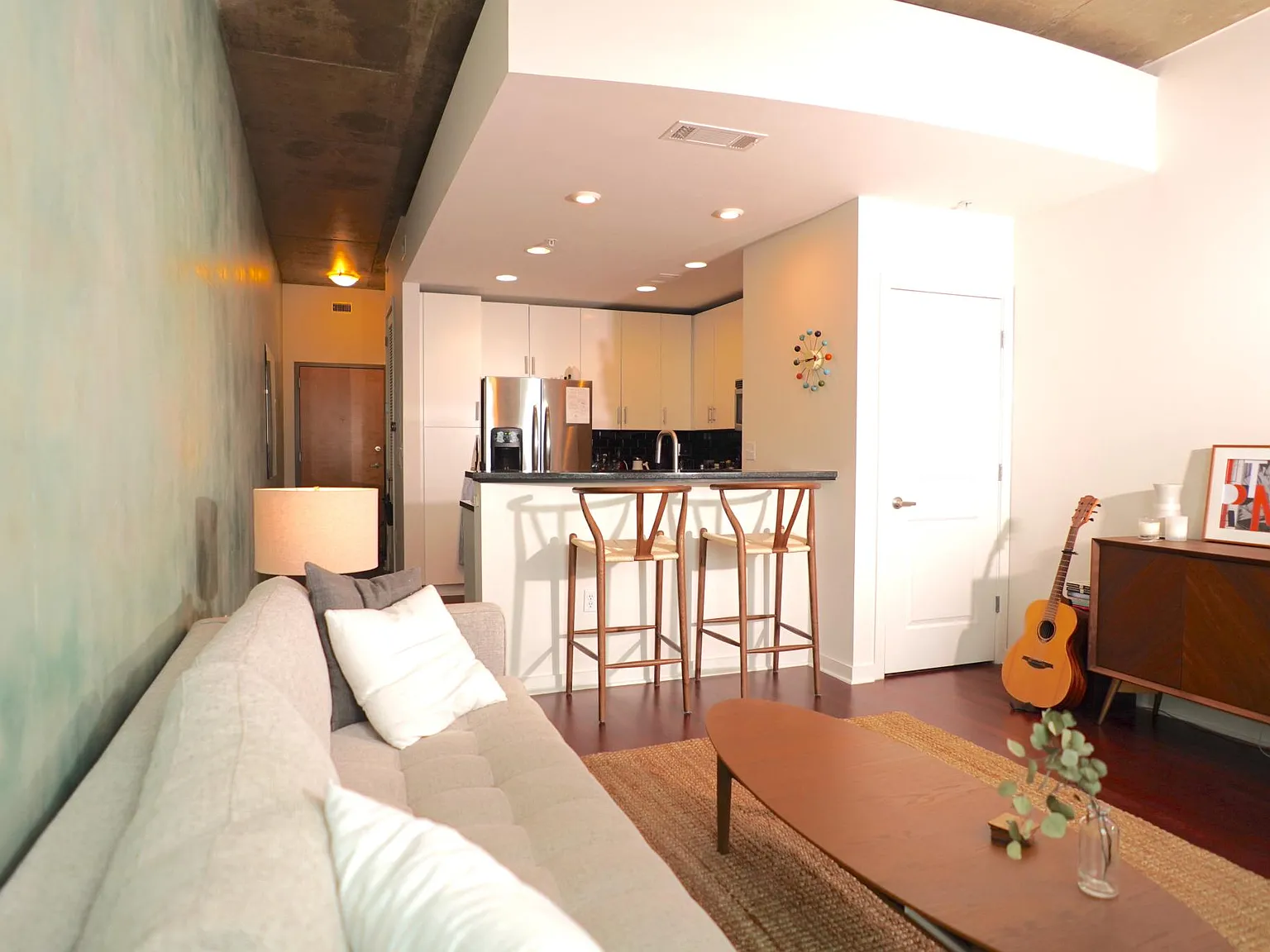 1 bed, 732 sqft, $2,750 — Photo 2