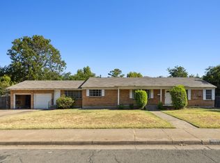 901 E Mitchell St, Arlington, TX 76010